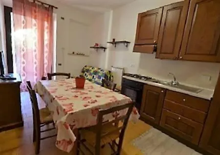 Trilocale In Campagna Con Giardino 